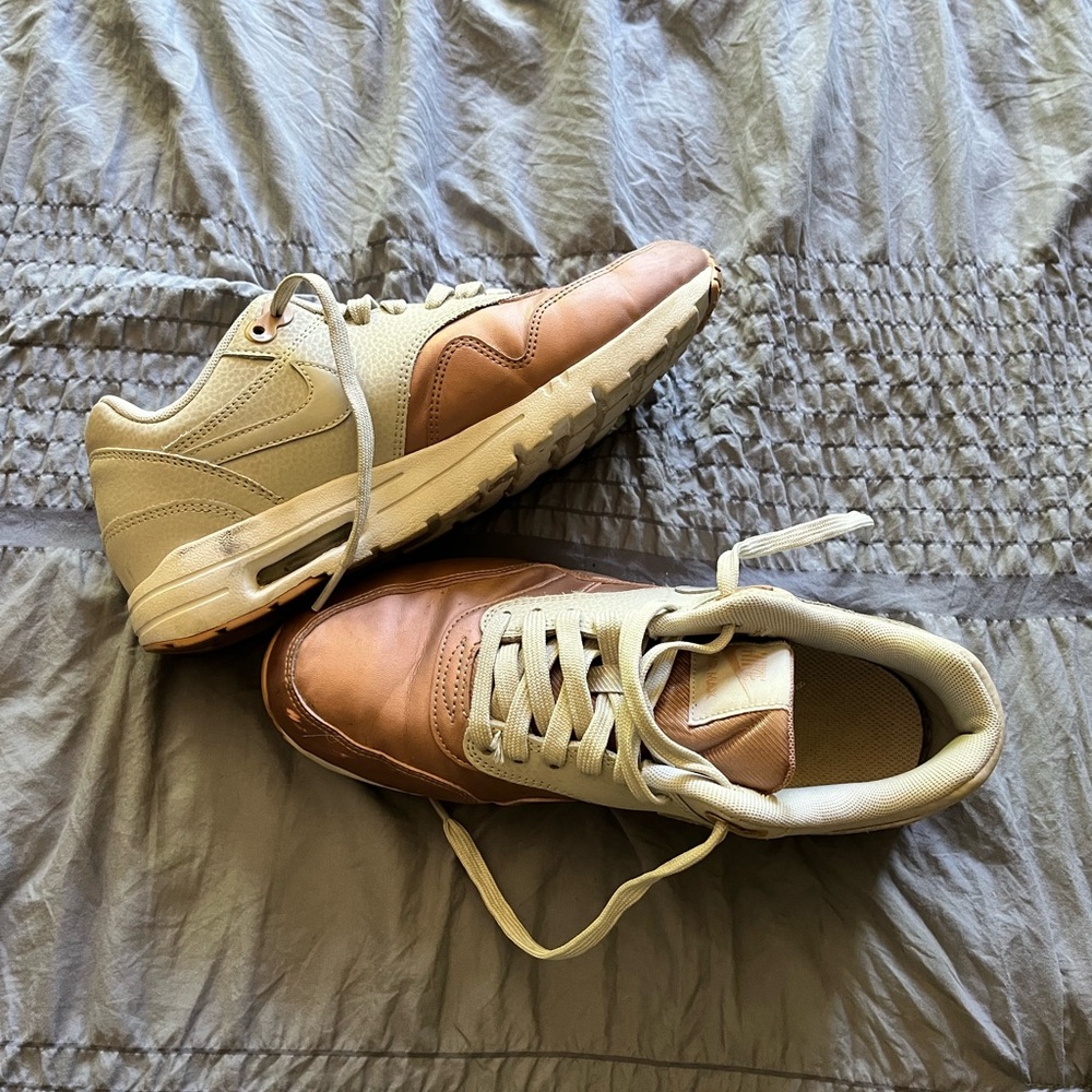 Nike Air Max Rose Gold Women’s Tennis Shoe
